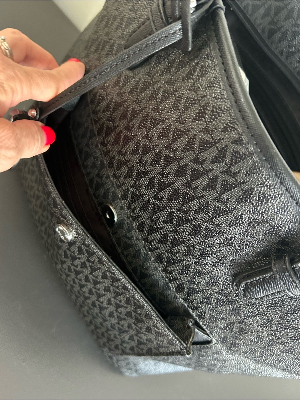 Michael Kors Black Jet Set Signature MK Tote Bag structured bag Silver Hardware - Picture 9 of 13